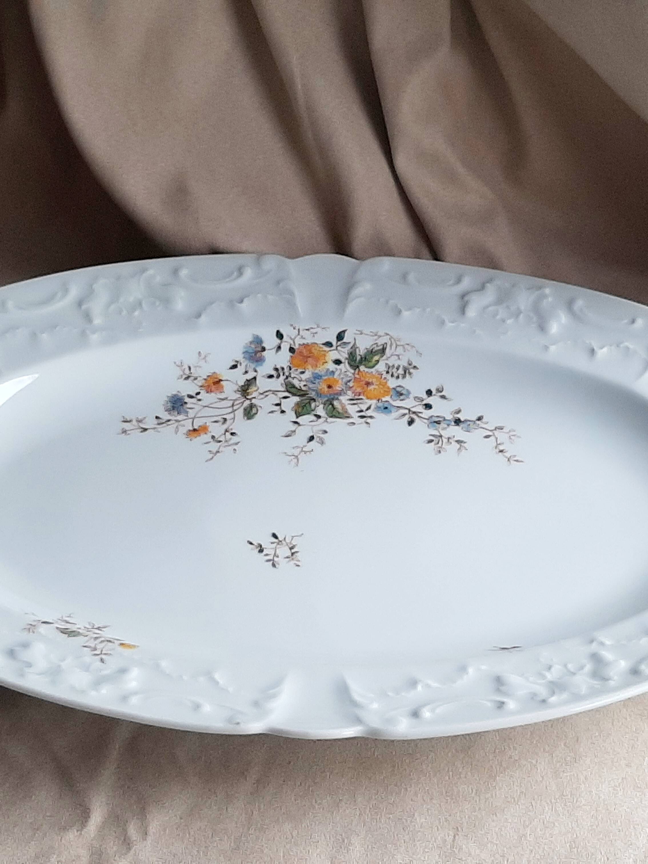 Large serving dish in Limoges porcelain