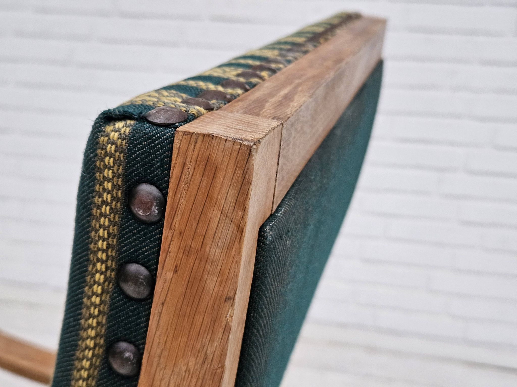 Chaise à bascule danoise à dossier haut, très bon état d'origine.