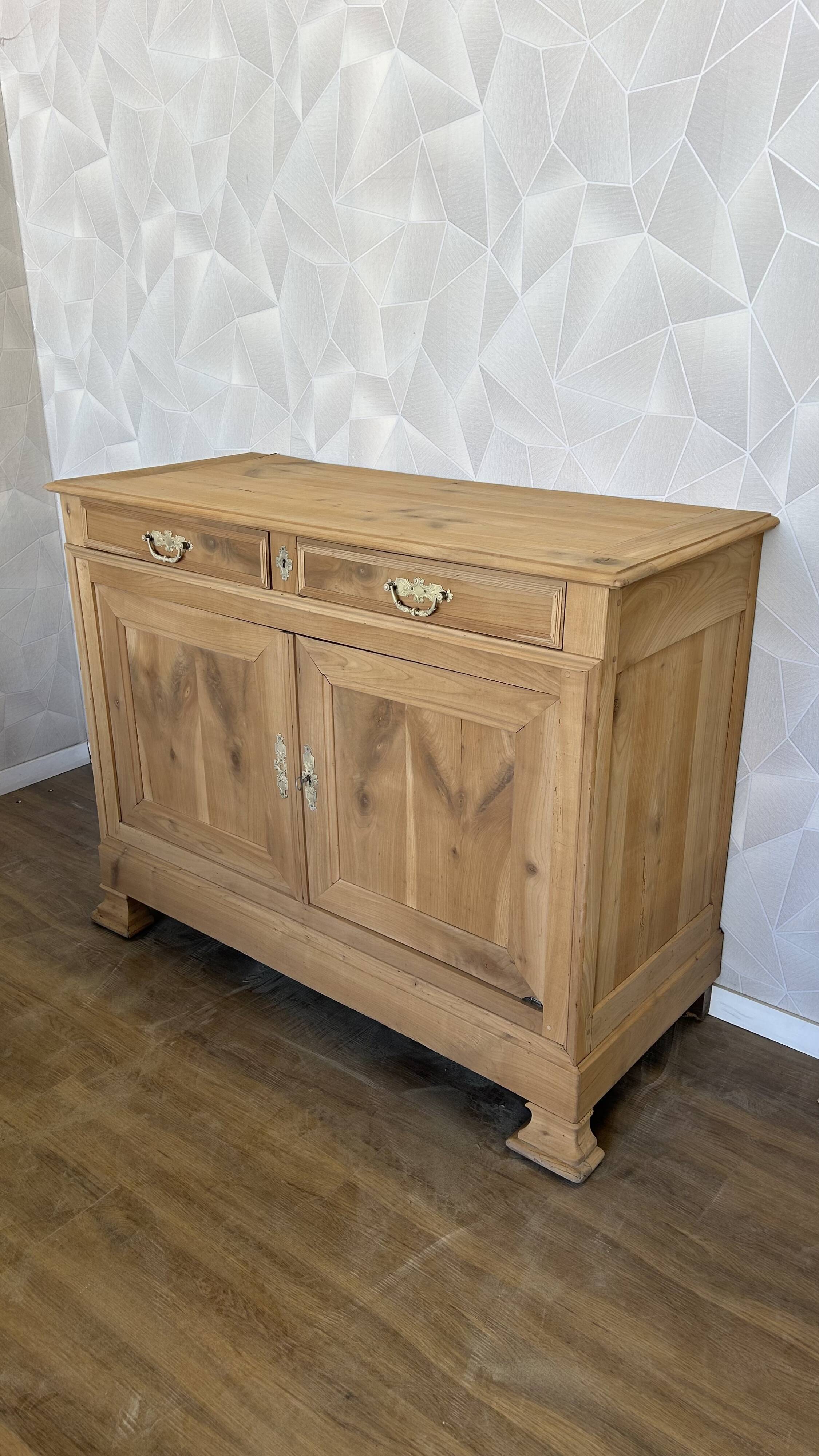 2-door solid wood airbrushed sideboard