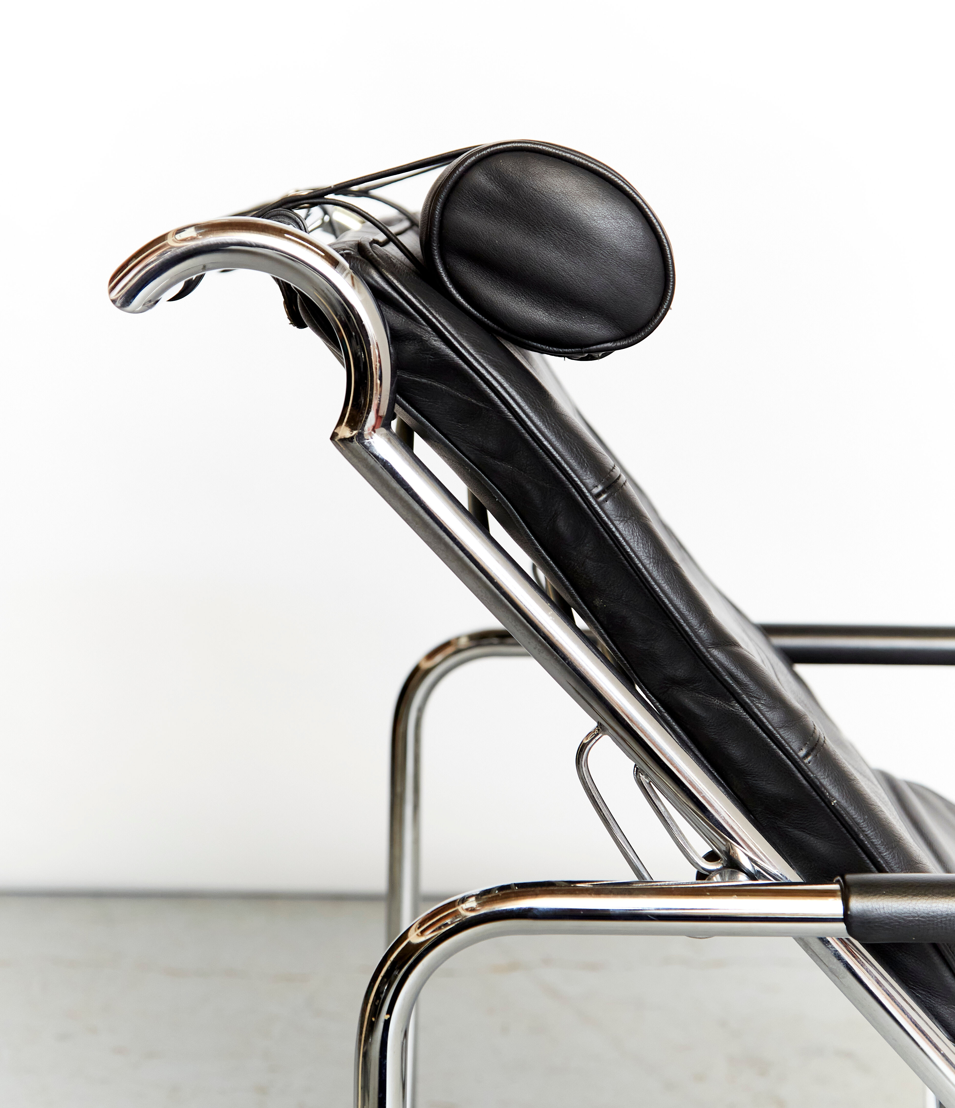 Gabriele Mucchi model Genni armchair & ottomane for Zanotta