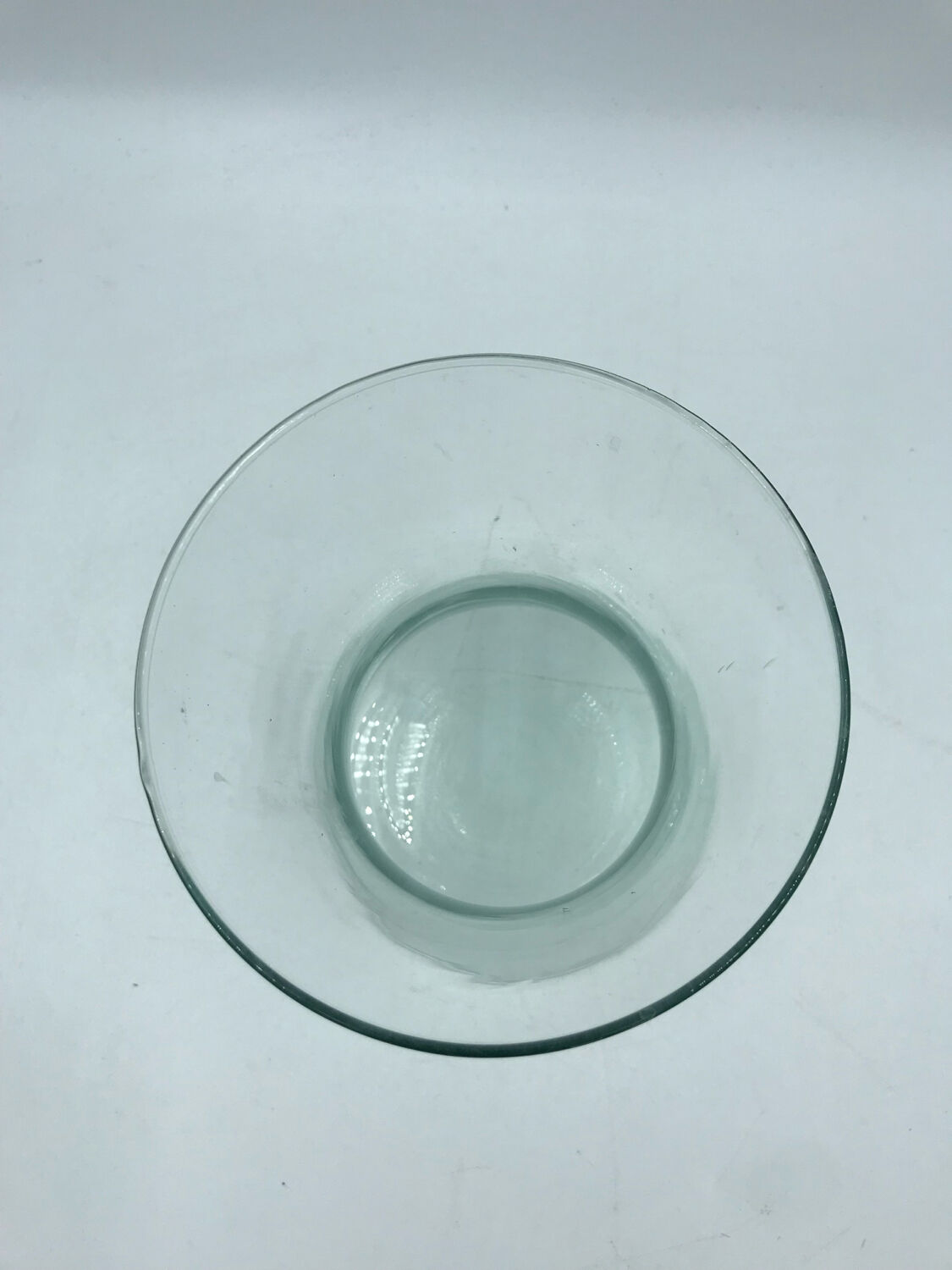 Glass diabolo vase
