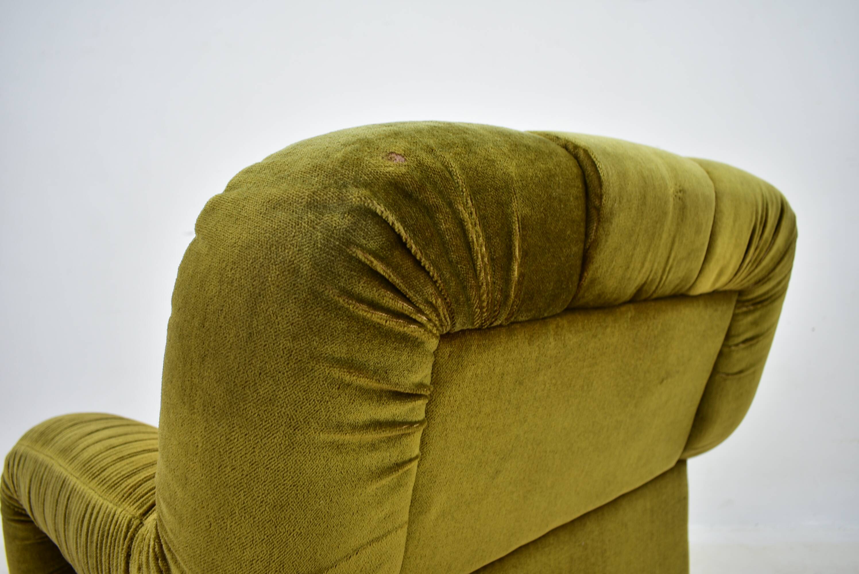 Pair of rare mid-century lounge armchairs, Italy, 1970s