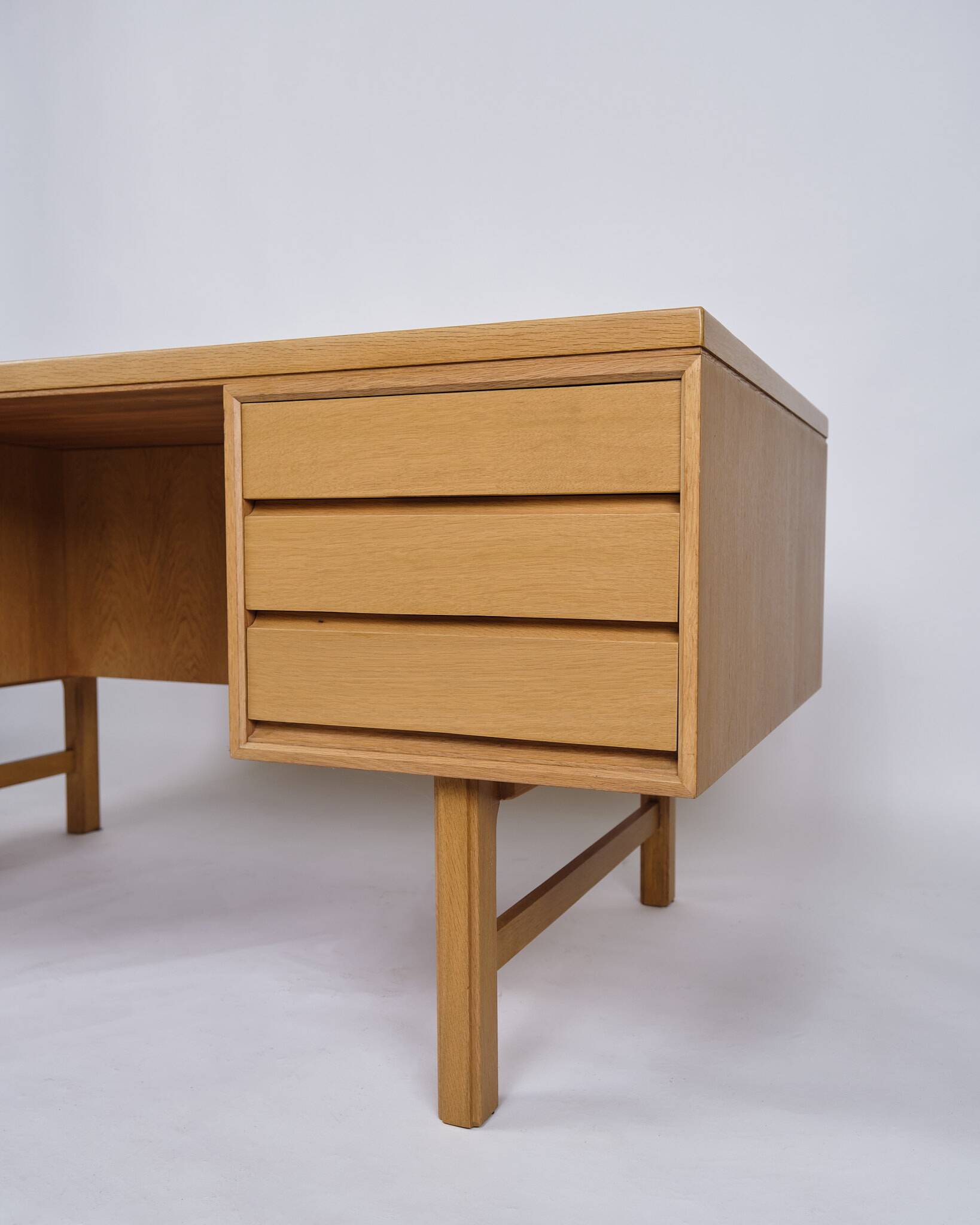 Freestanding desk - six drawers - oak - Omann Junior - Danish design - 1960s
