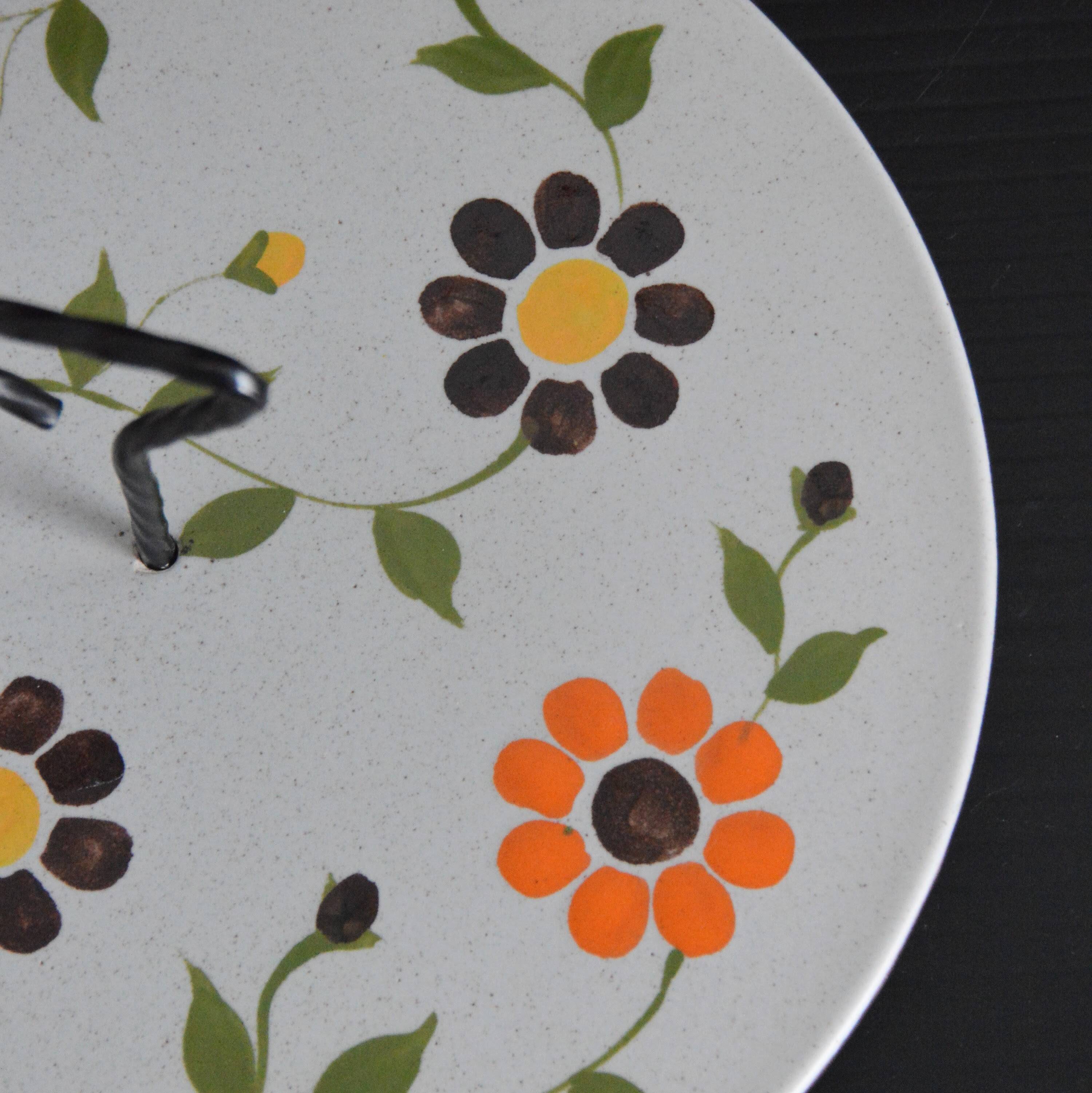 cheese platter / 70s cupcake