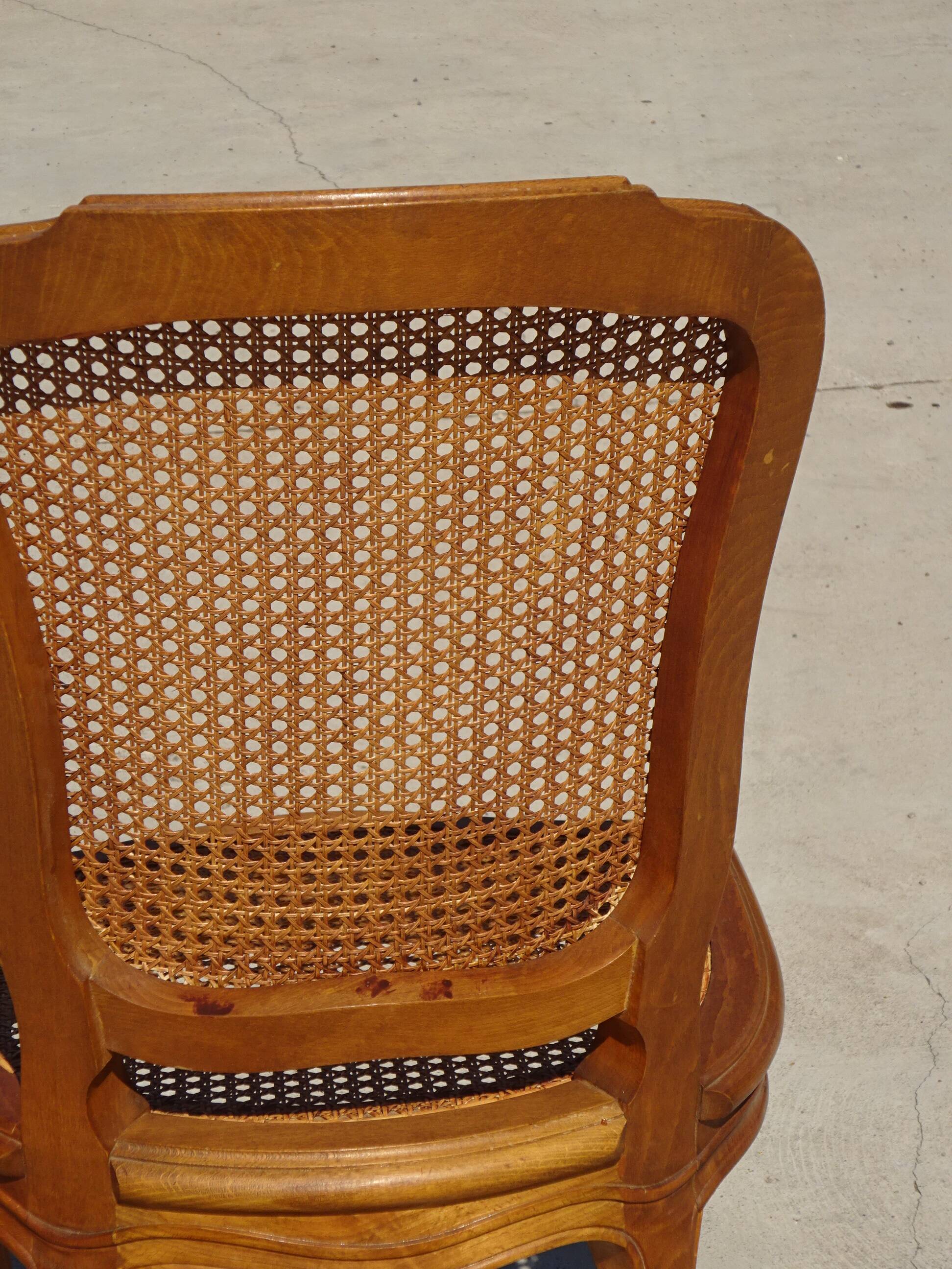 Paire de chaises en bois et cannage style Louis XV