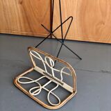 Metal and scoubidou magazine holders