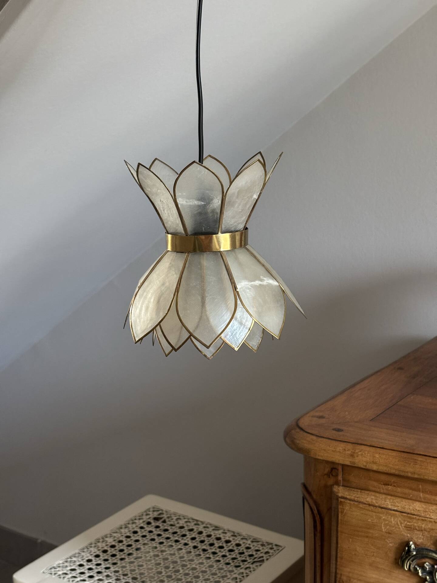 Suspension fleur en nacre