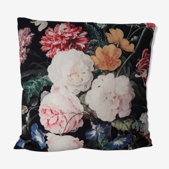Flower cushion in velvet