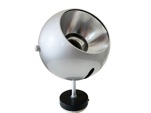 Spot lumineux de louis poulsen