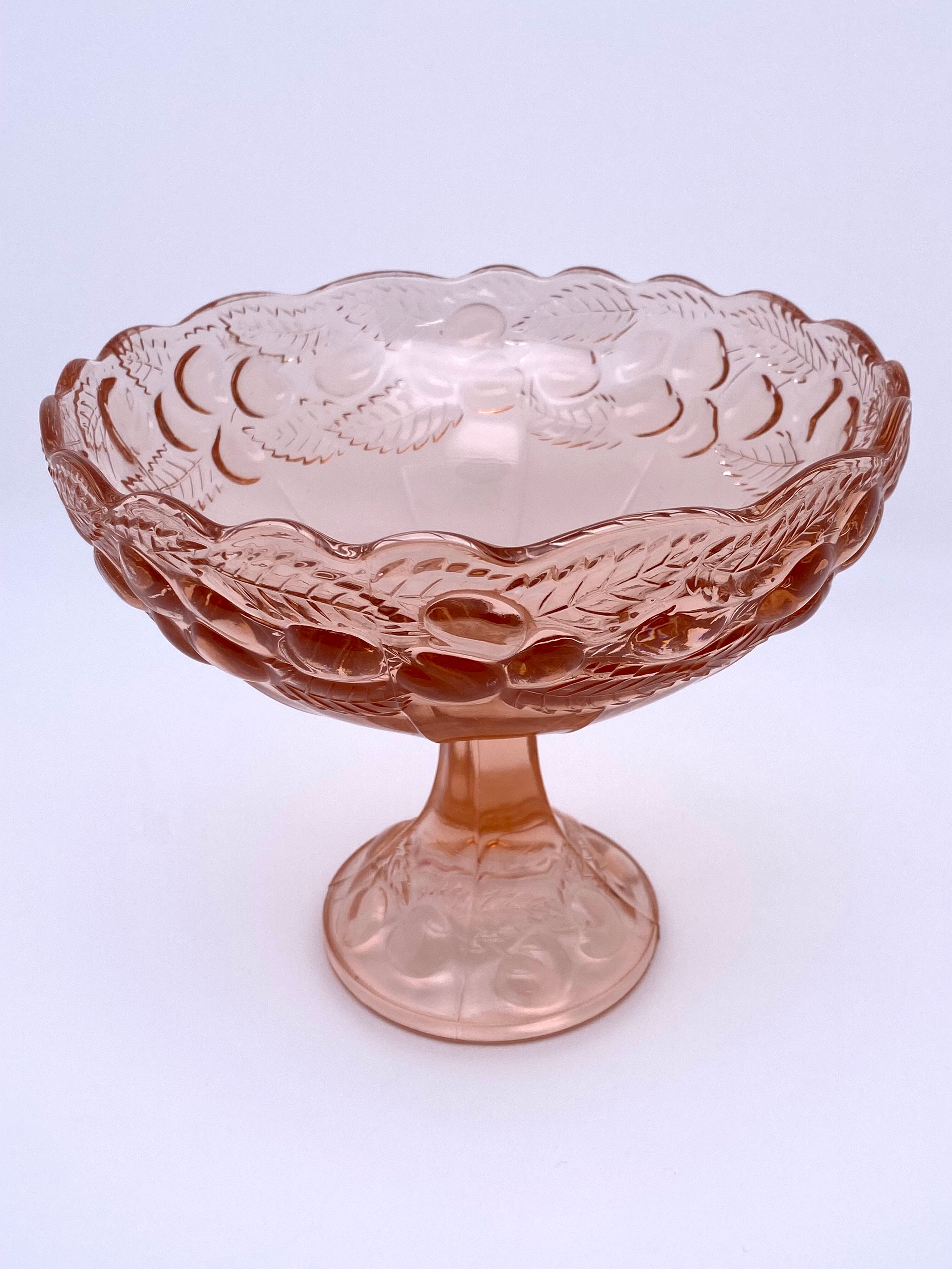 Cup mounted on foot patterns fruit glass pink