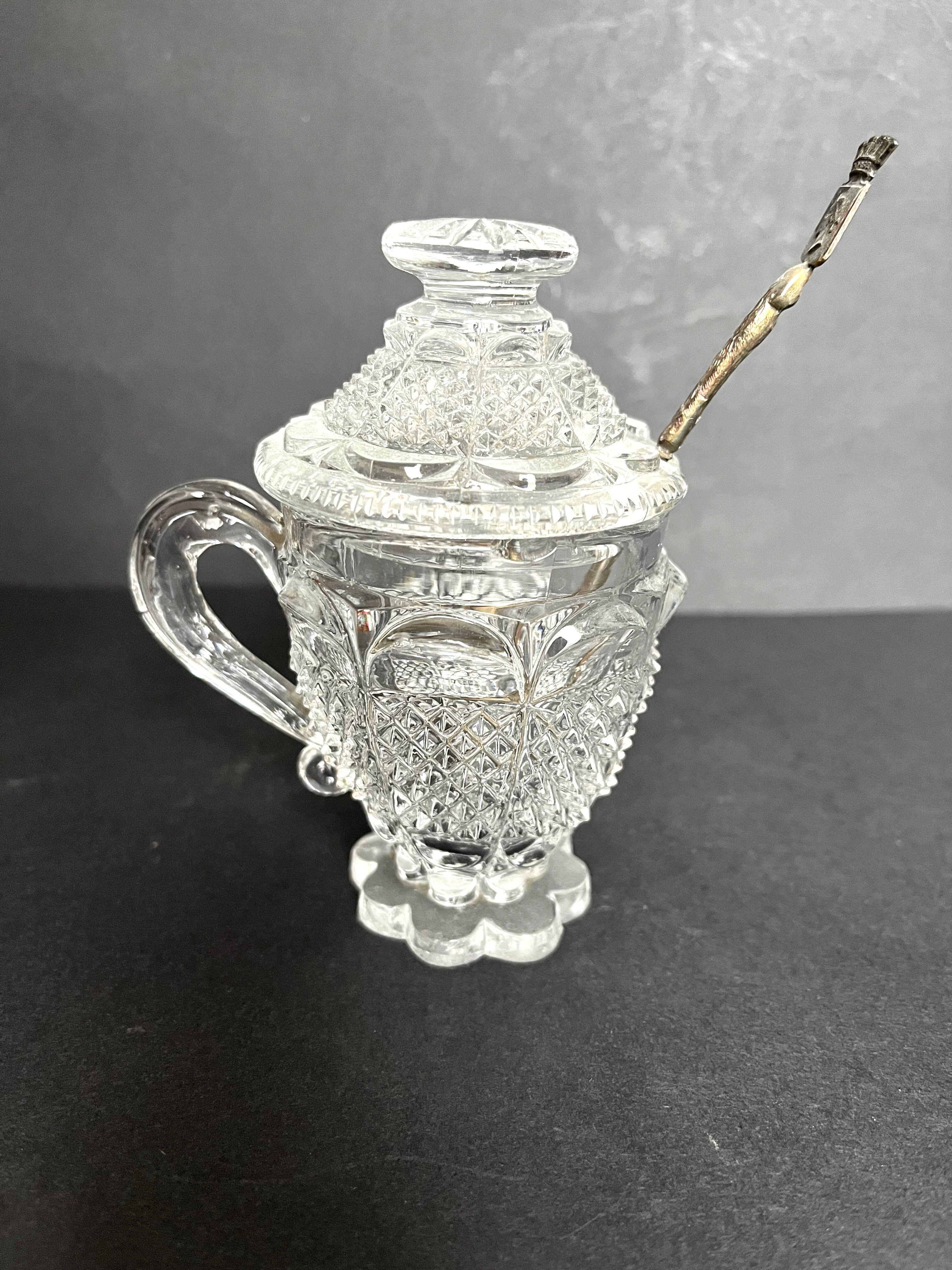 Moulded glass mustard