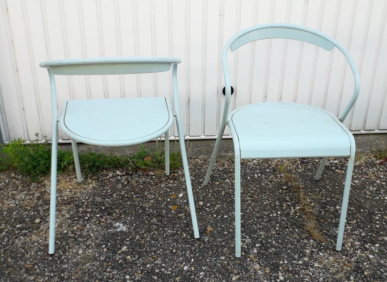2 metal chairs