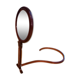 Magnifying mirror