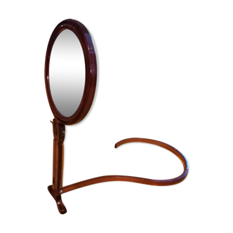 Magnifying mirror