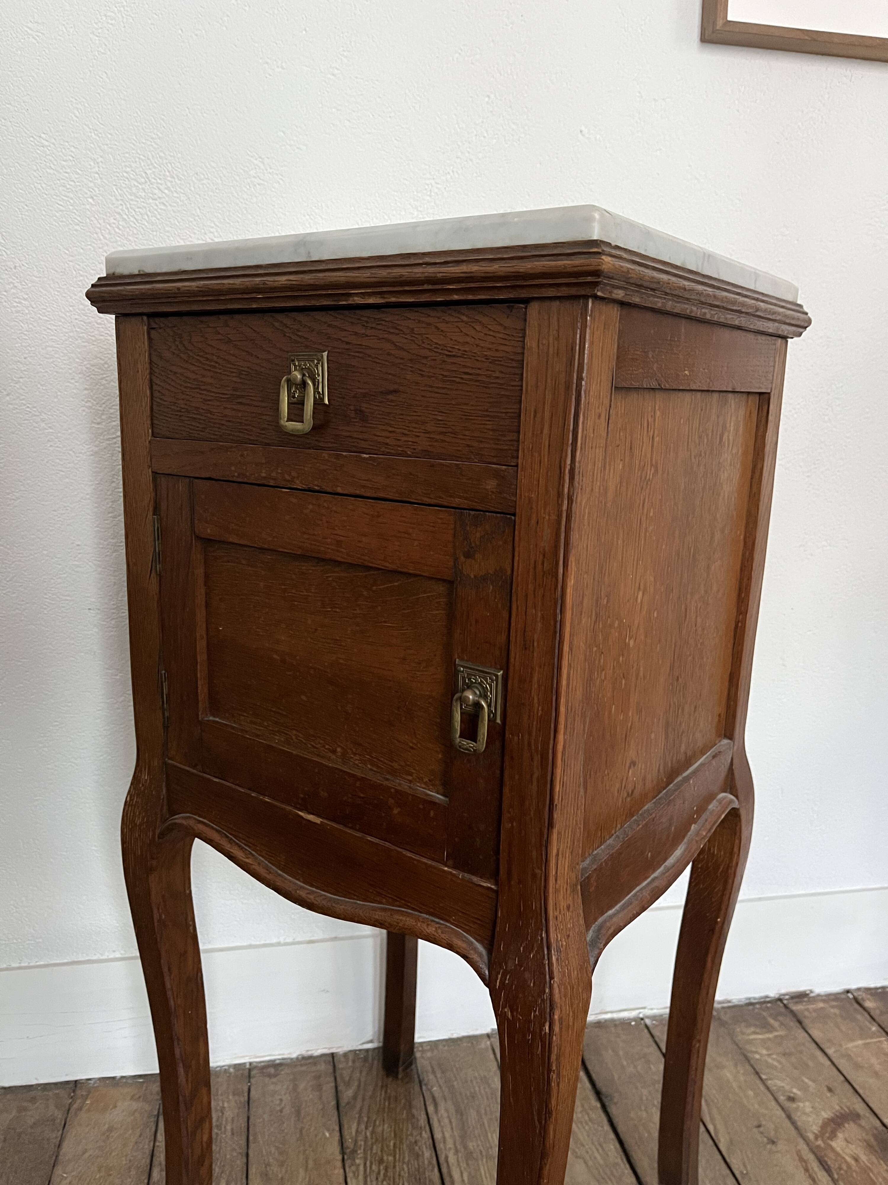 Antique gueridon