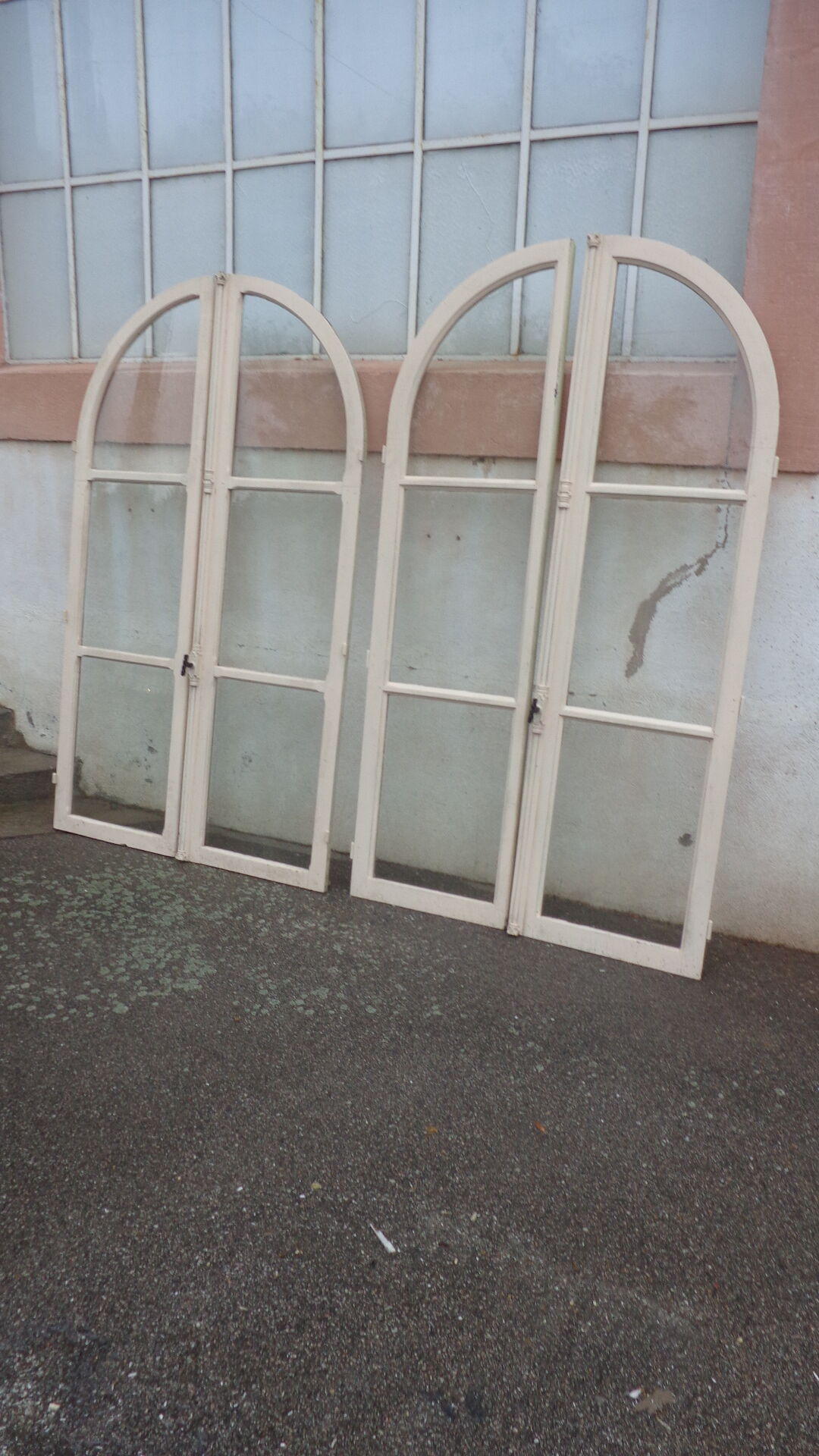 2 paires de fenêtres archées