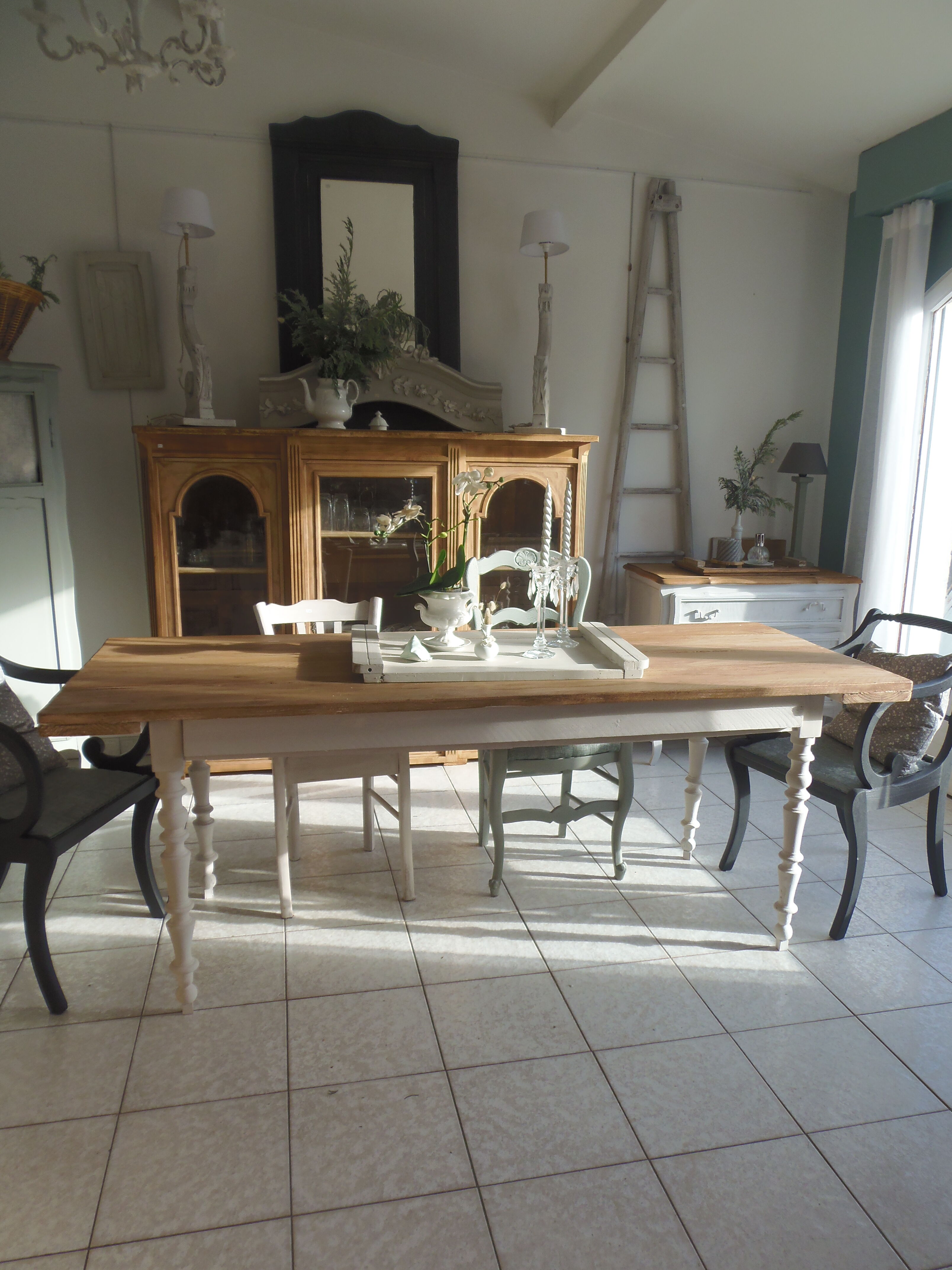 Farm table, leg and belt patinated pearl gray, wooden top.