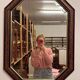 Miroir vintage hexagonal avec cadre en ronce de bois