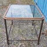 Table avec ancien hublot de bateau en  laiton avec piètement en fer / 100 x 85 x 76 cm