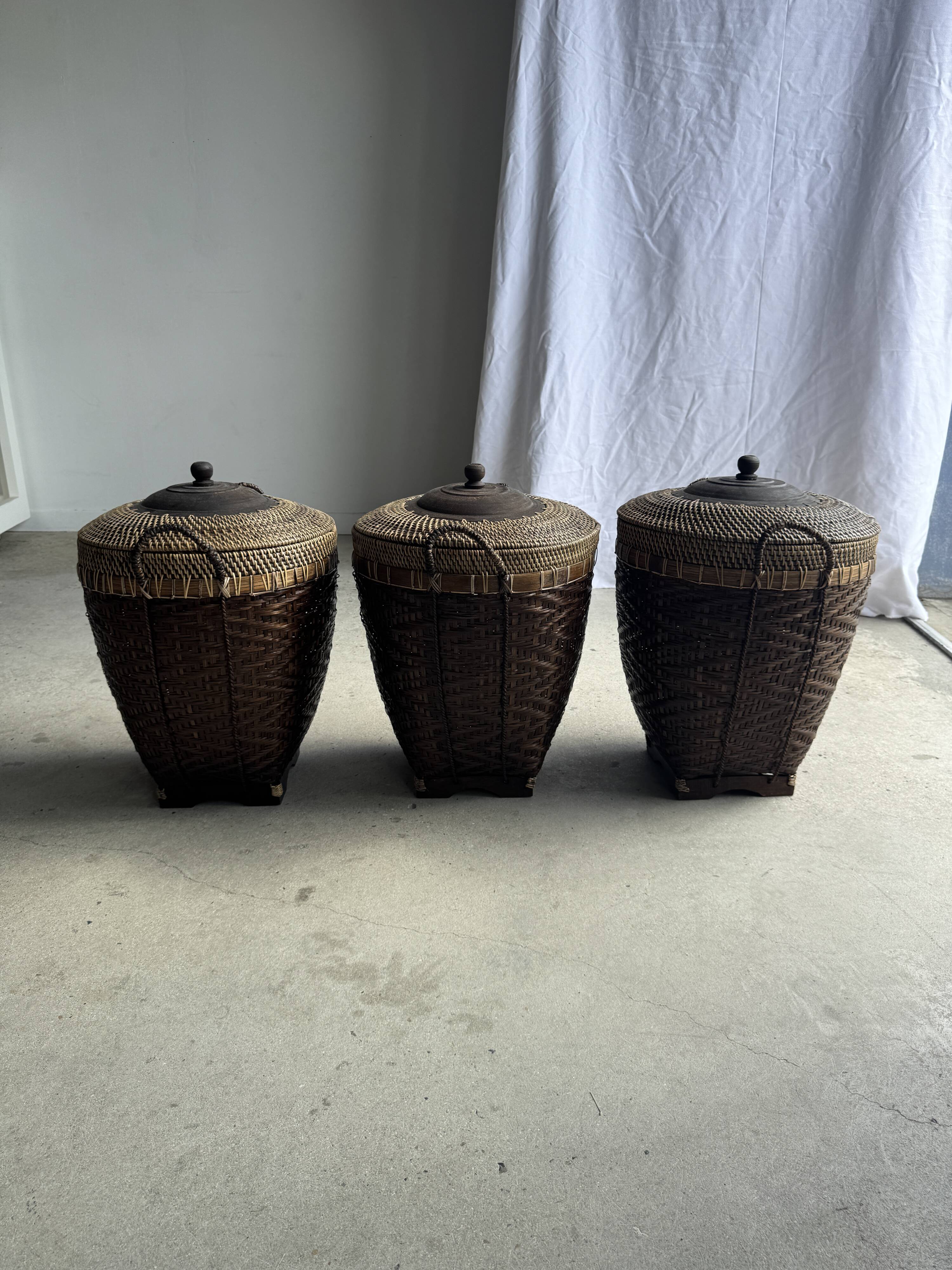 Traditional Indonesian brown basket H60 D45