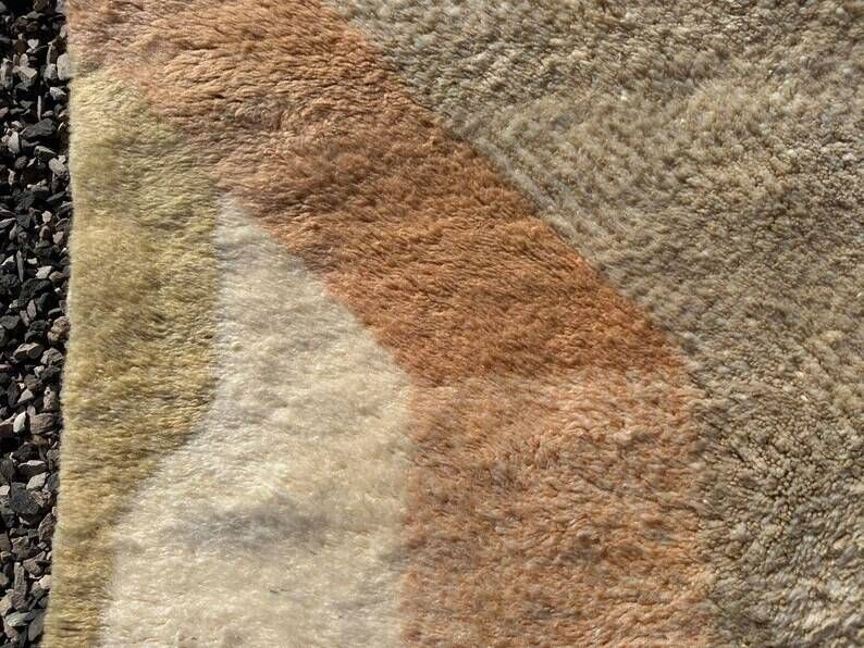 Beige and ecru Moroccan Mrirt 300x200 cm – natural abstract pattern