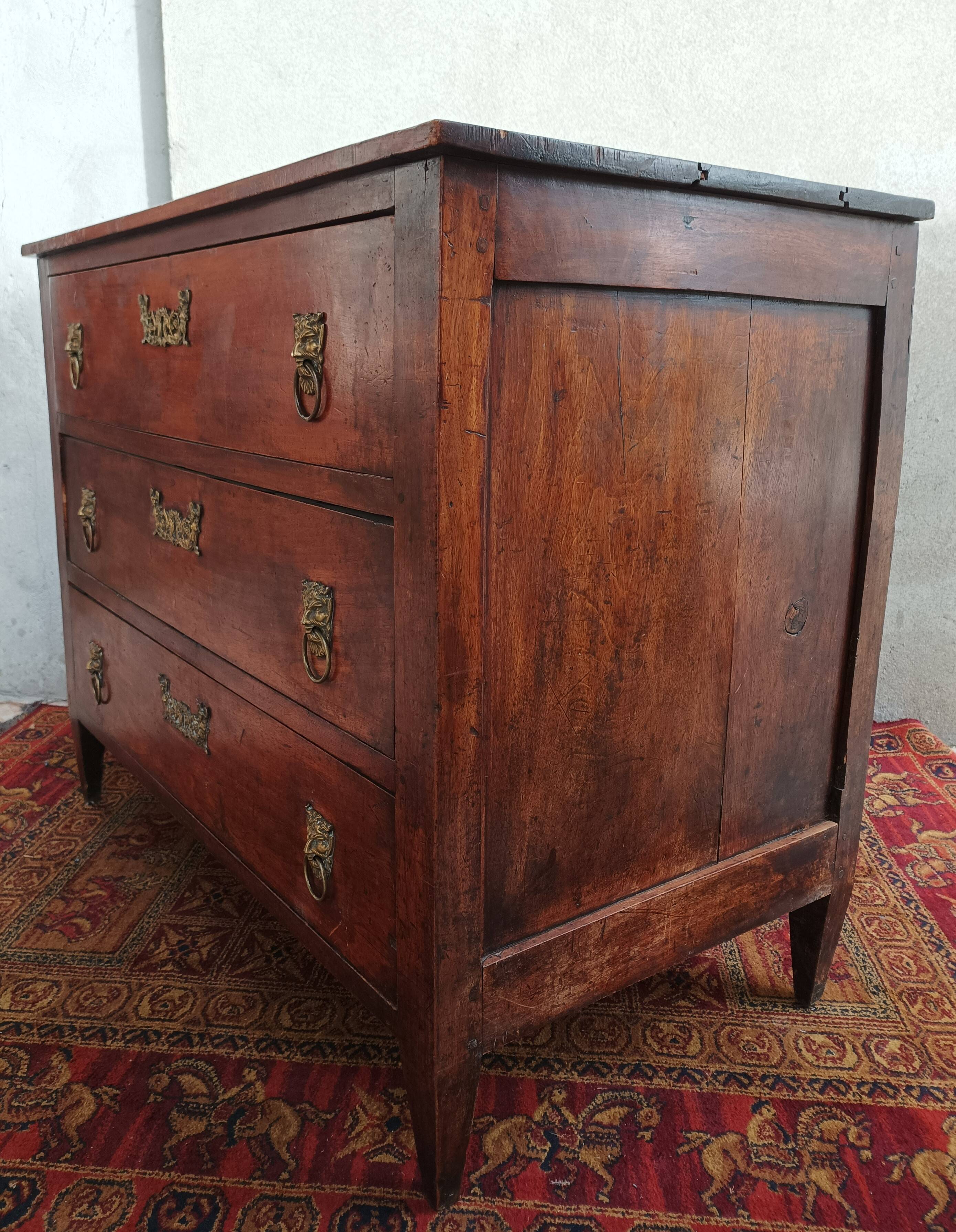 Louis XVI chest of drawers in walnut 18th