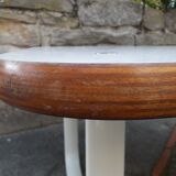 Bench designed by Bruce Hannah and Andrew Morrison, published by Knoll