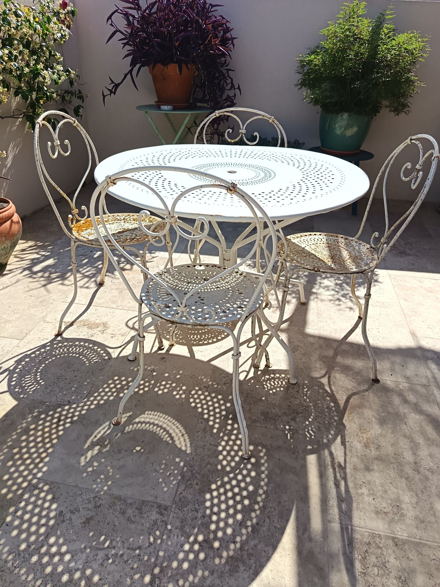 12 chaises Fermob 1900 et table Montmartre