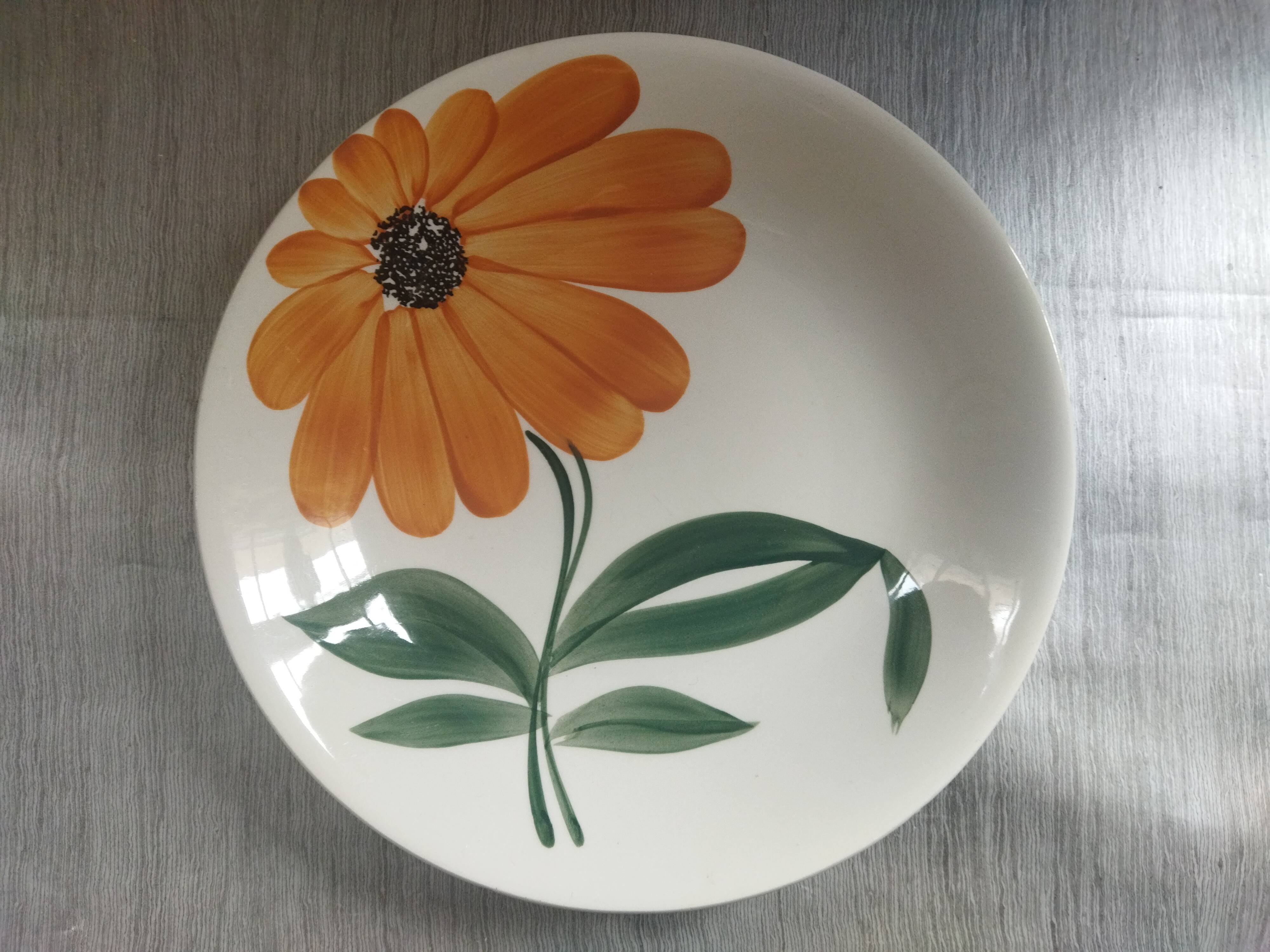 Vintage 1970s Orange Flower Gien Cup