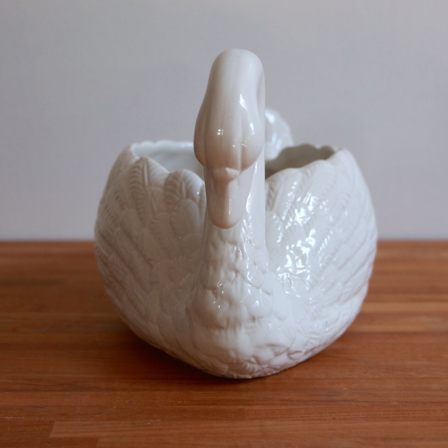 White swan pot cover