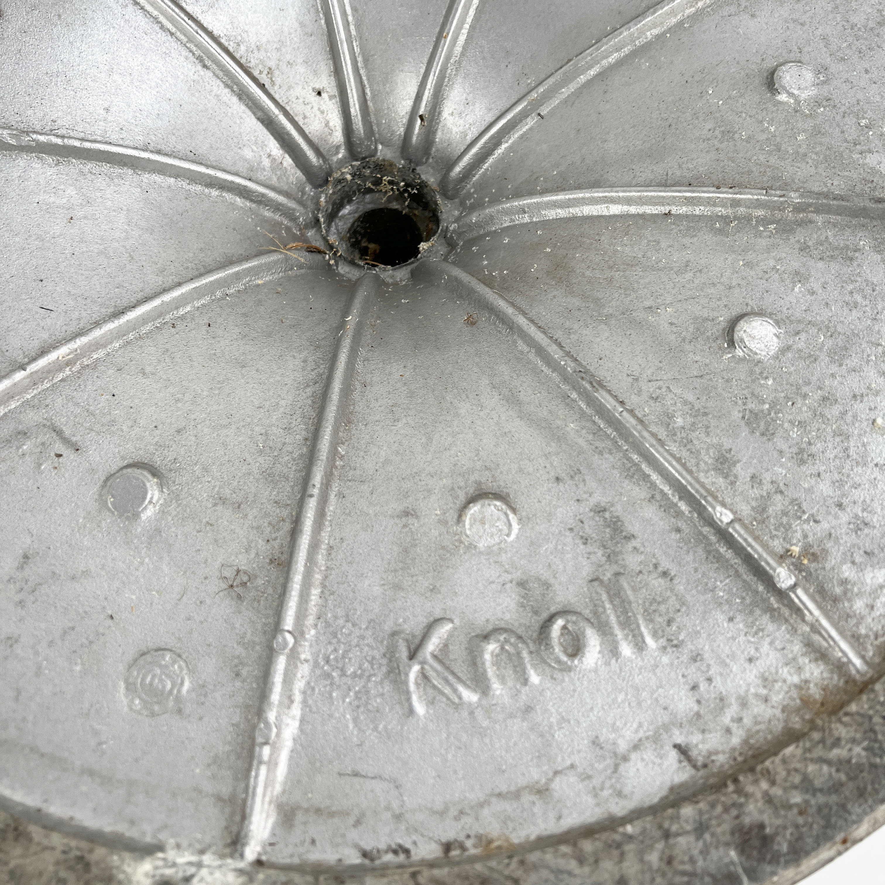 Tulip marble table 107cm by Eero Saarinen for Knoll 1970