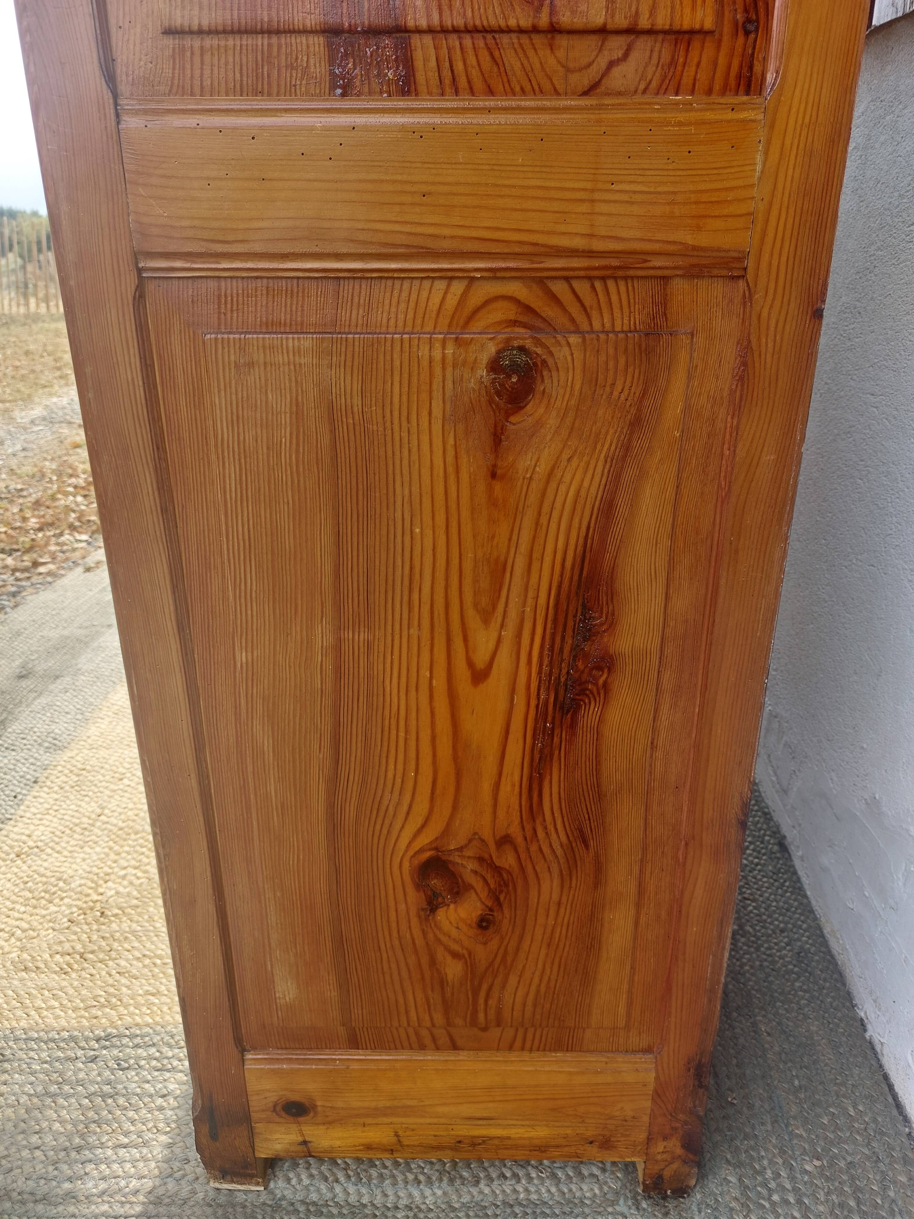 wardrobe, asymmetrical wardrobe