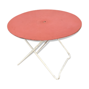 Table ronde en fer