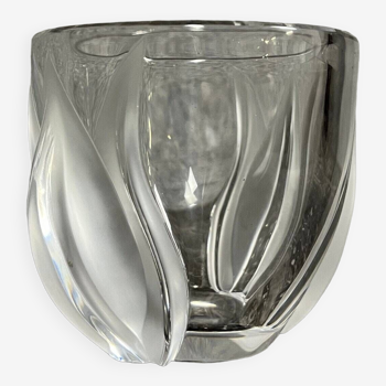 Lalique France : vase aux tulipes en cristal époque milieu XXeme