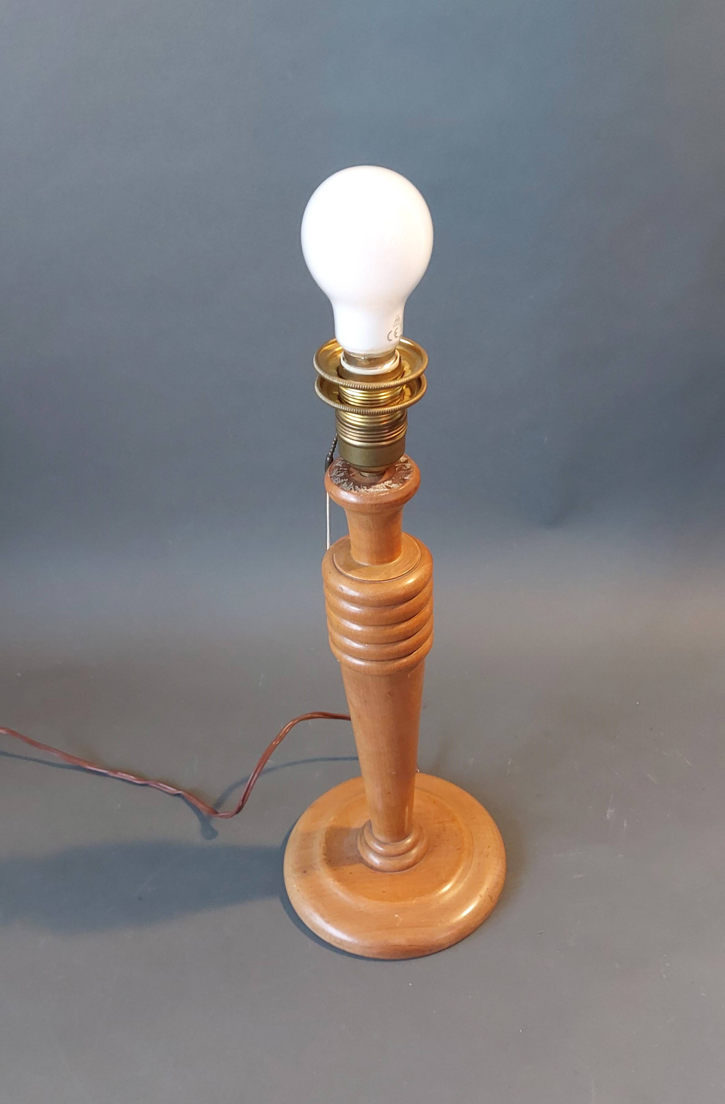 Art Deco turned wooden lamp base.