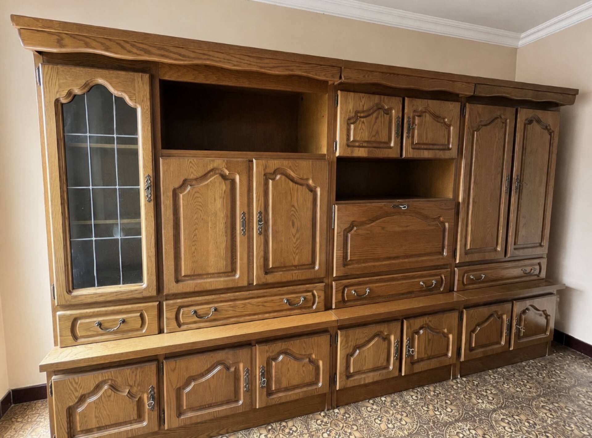 Vintage oak modular wall unit – 3 pieces with display cabinet