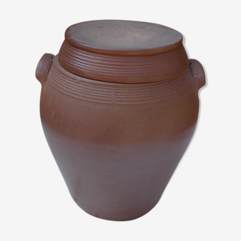 Old sandstone pot and its lid
