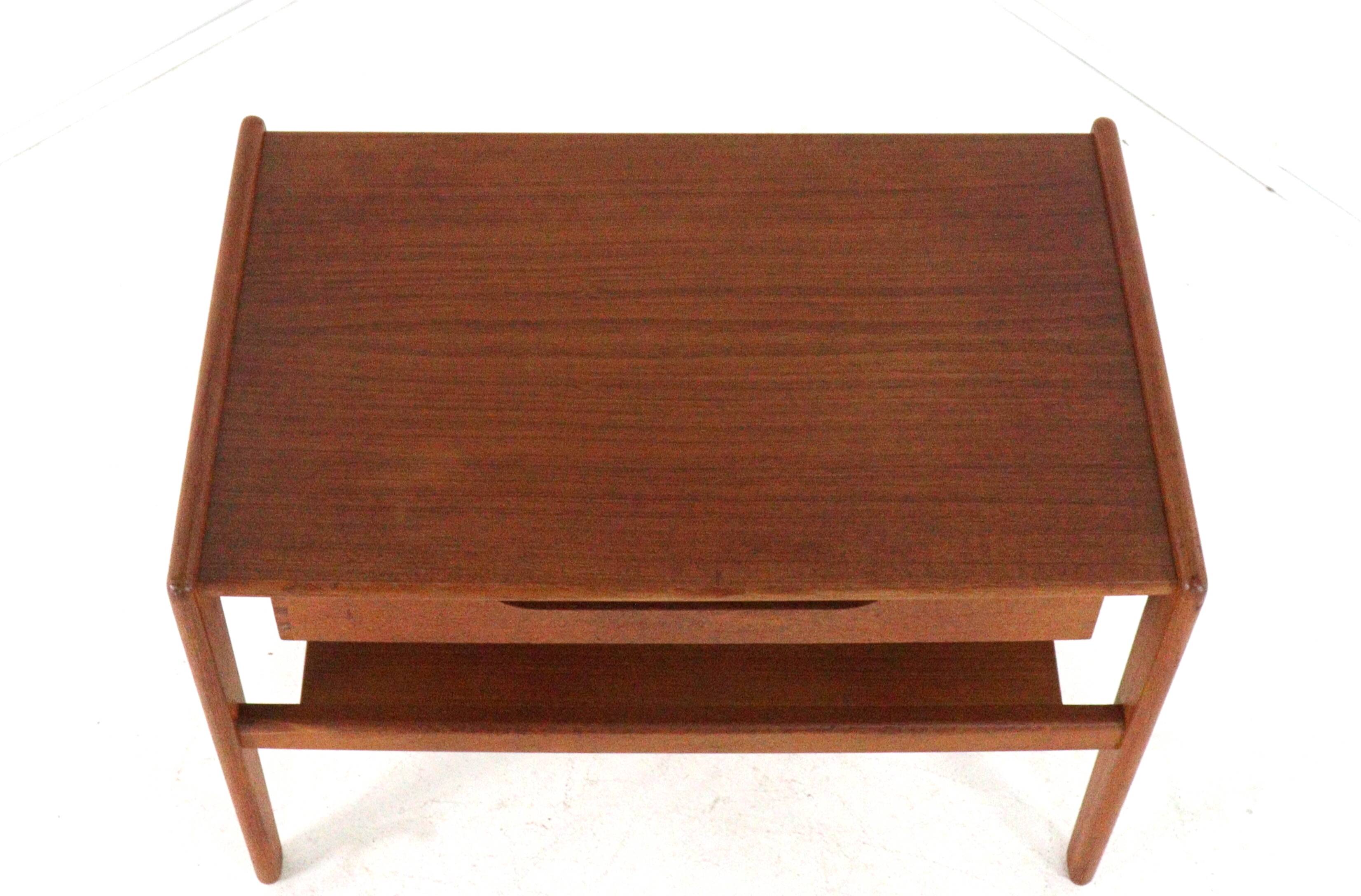 Table de chevet / table d'appoint Salin Nijborg - design danois mid-century moderne