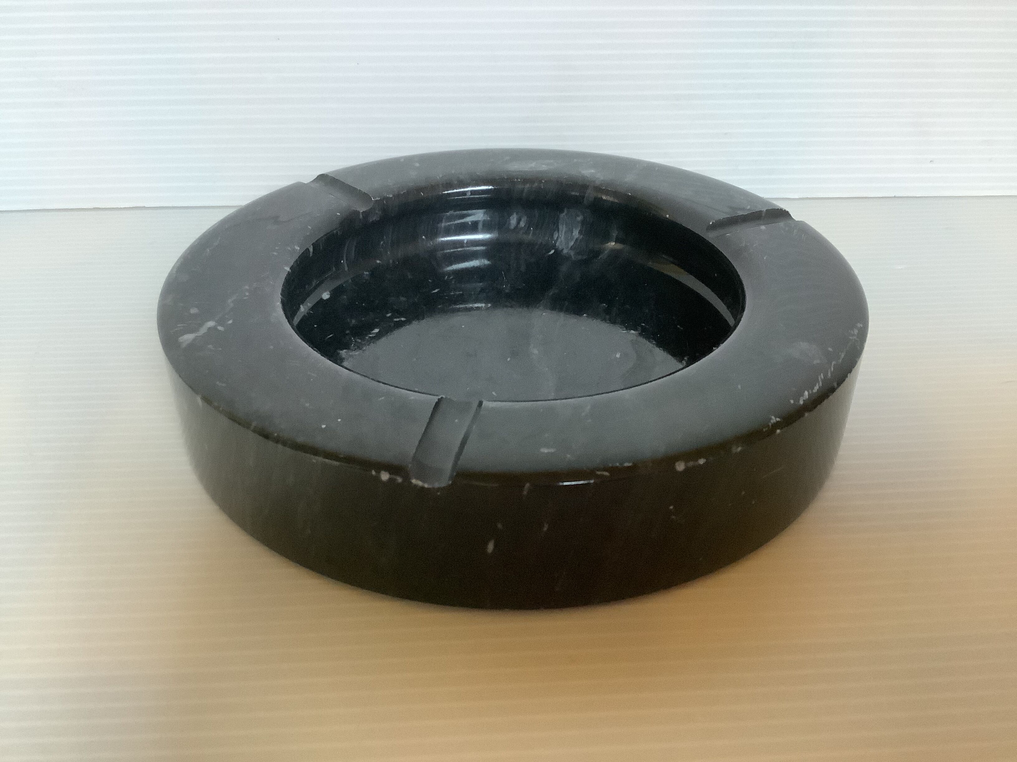 Empty ashtray black marble pocket