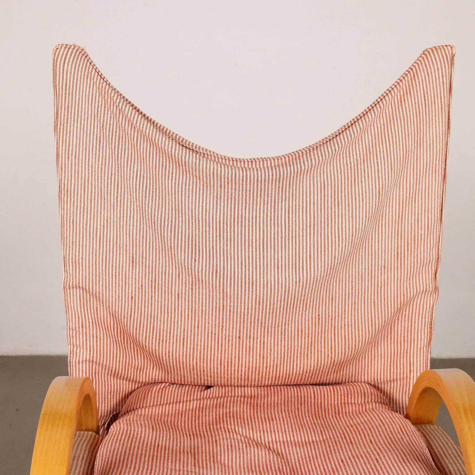 Vintage armchair from the 1970s in wood and fabric, Italy.