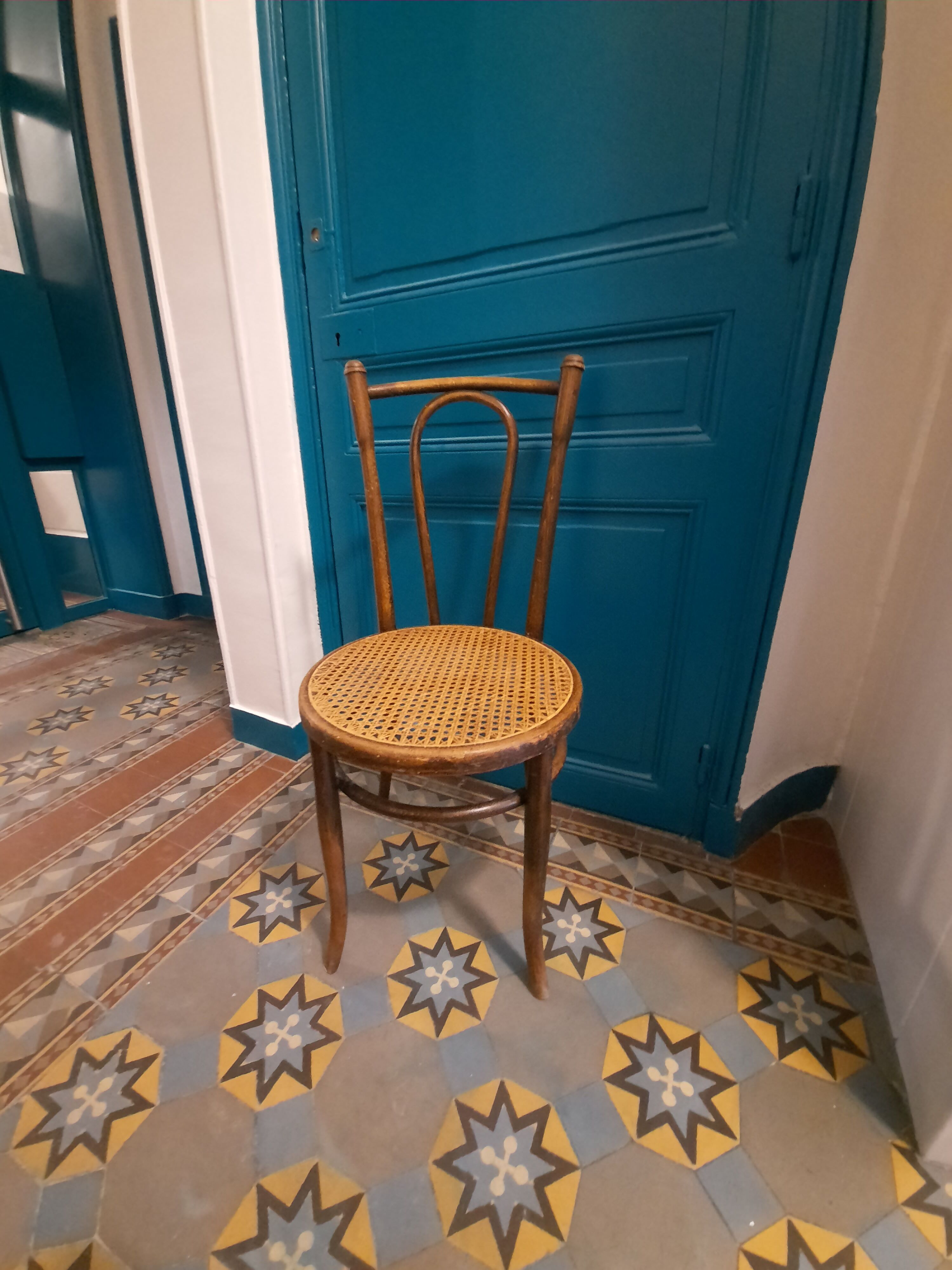 Canning bistro chair