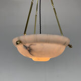Pendentif unique en albâtre Art déco sur chaînes en laiton Tchécoslovaquie années 1930