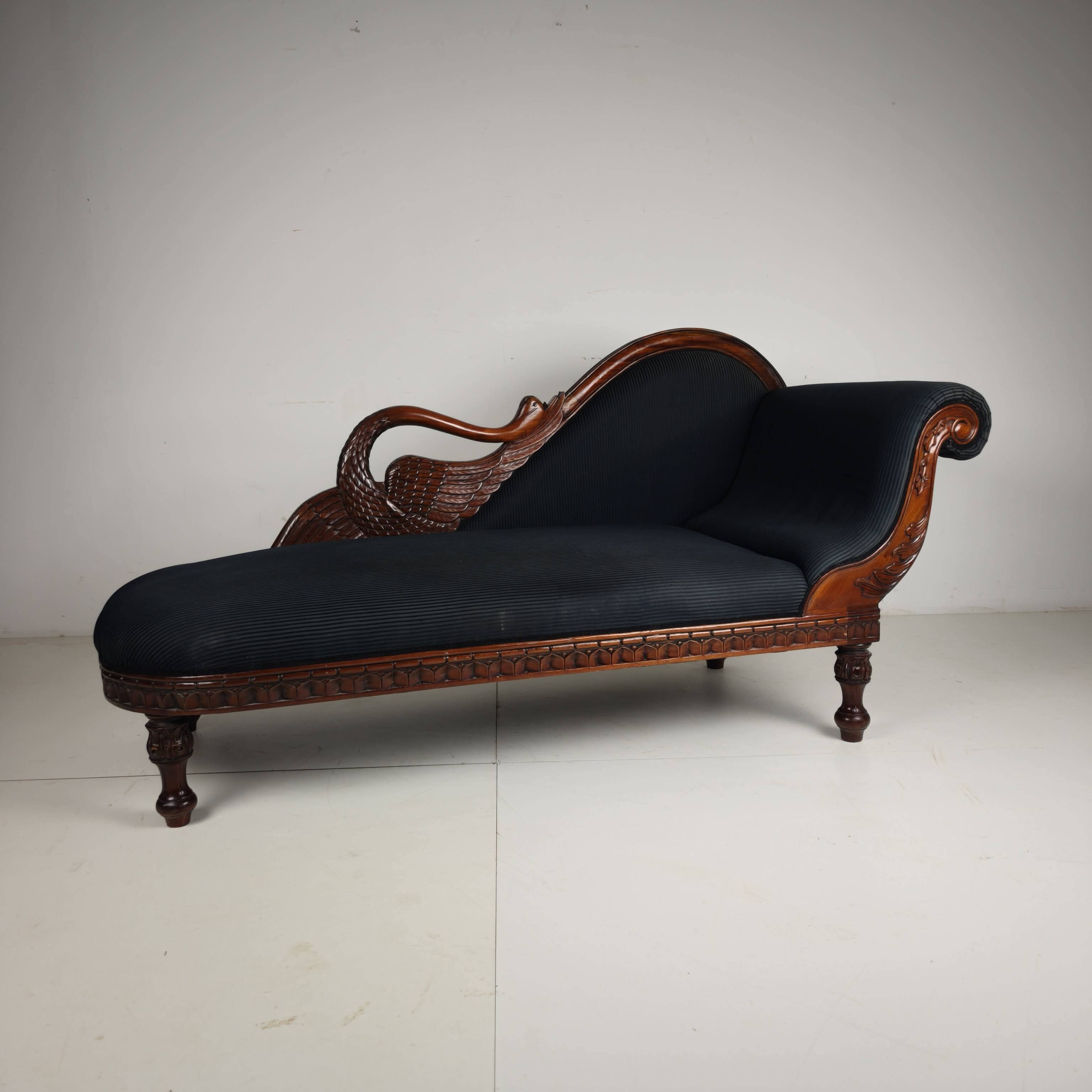 Carved Swan Chaise Longue, 20th Century