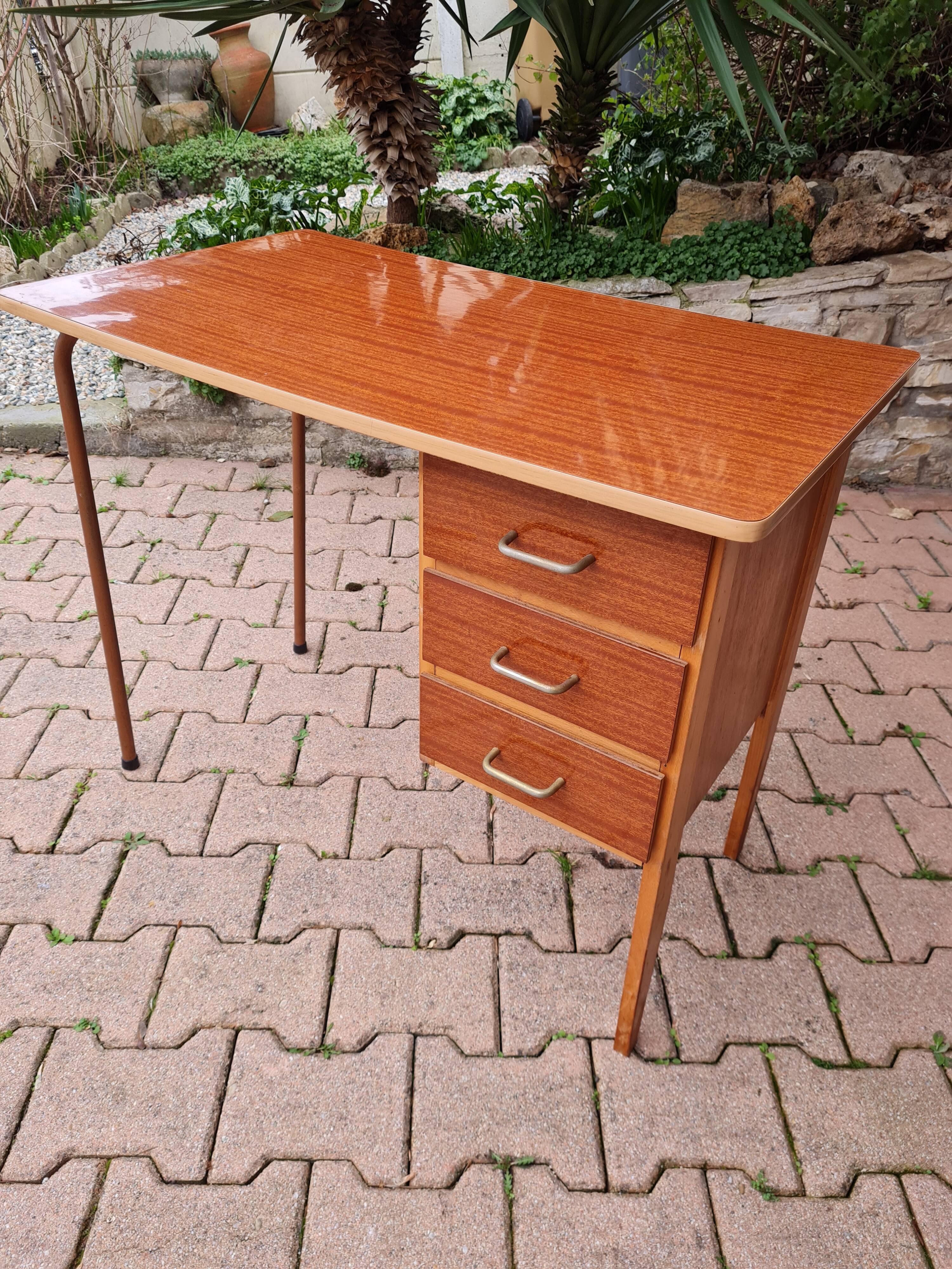 School desk in formica, wood and vintage metal - children's desk