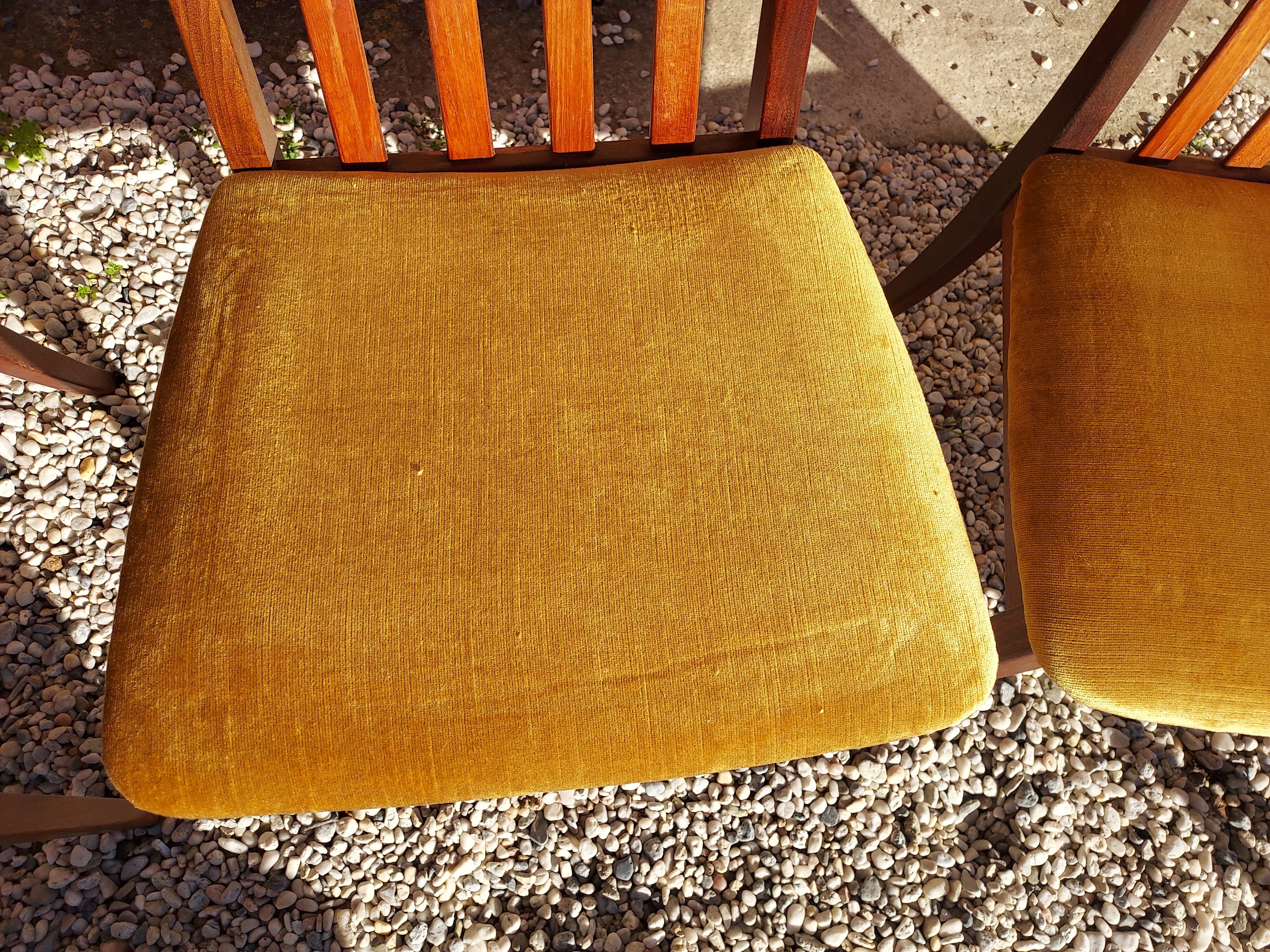 Teak chairs Leslie Dandy