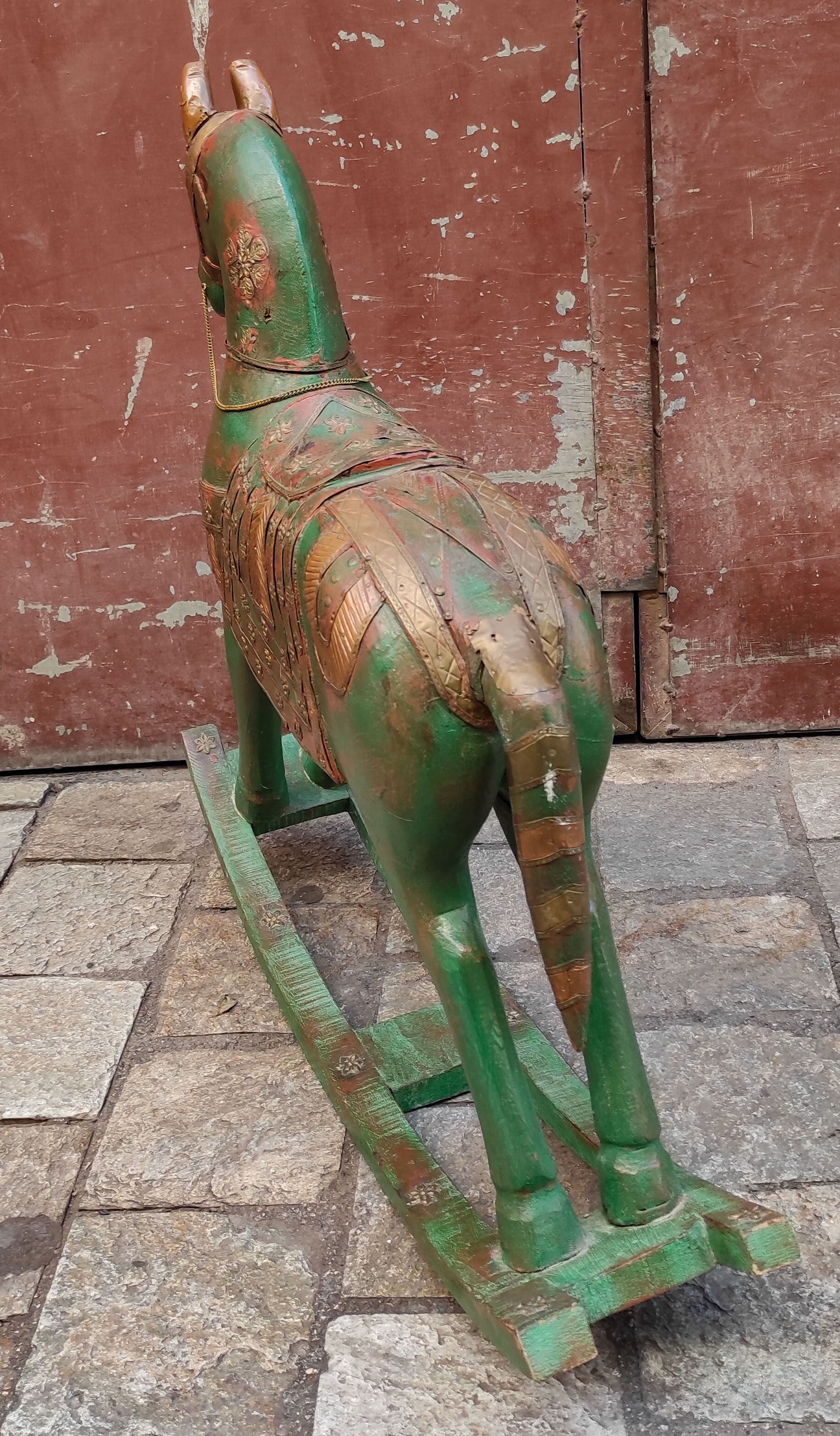 Cheval a bascule en bois indien
