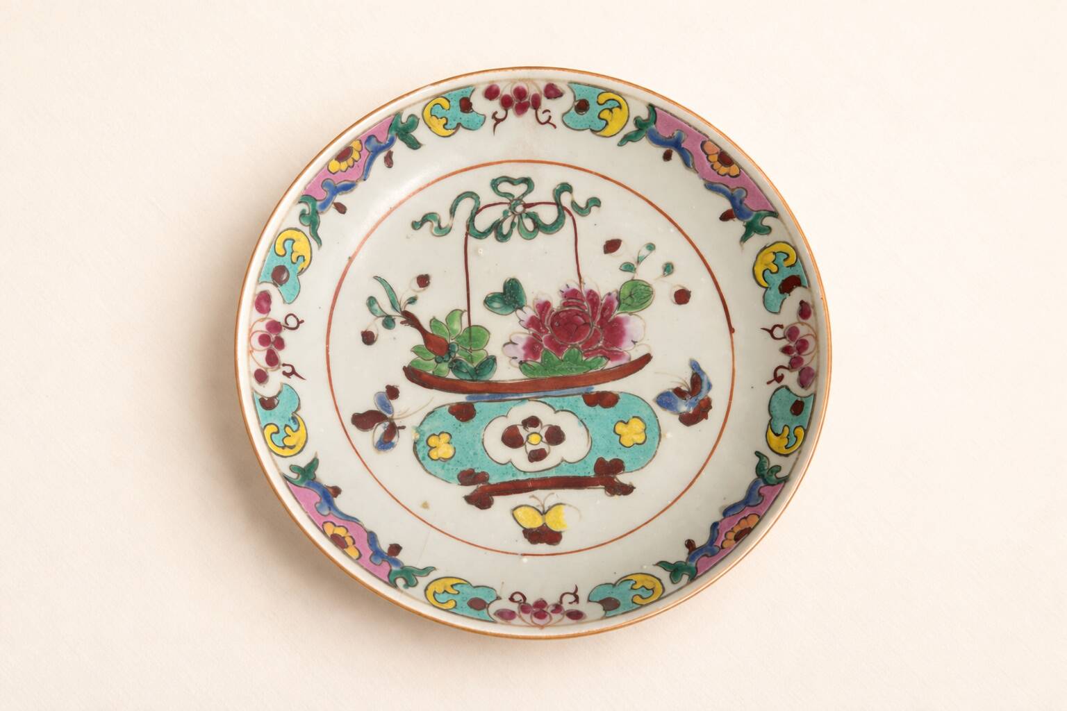 Chinese porcelain plate, famille rose, Peranakan