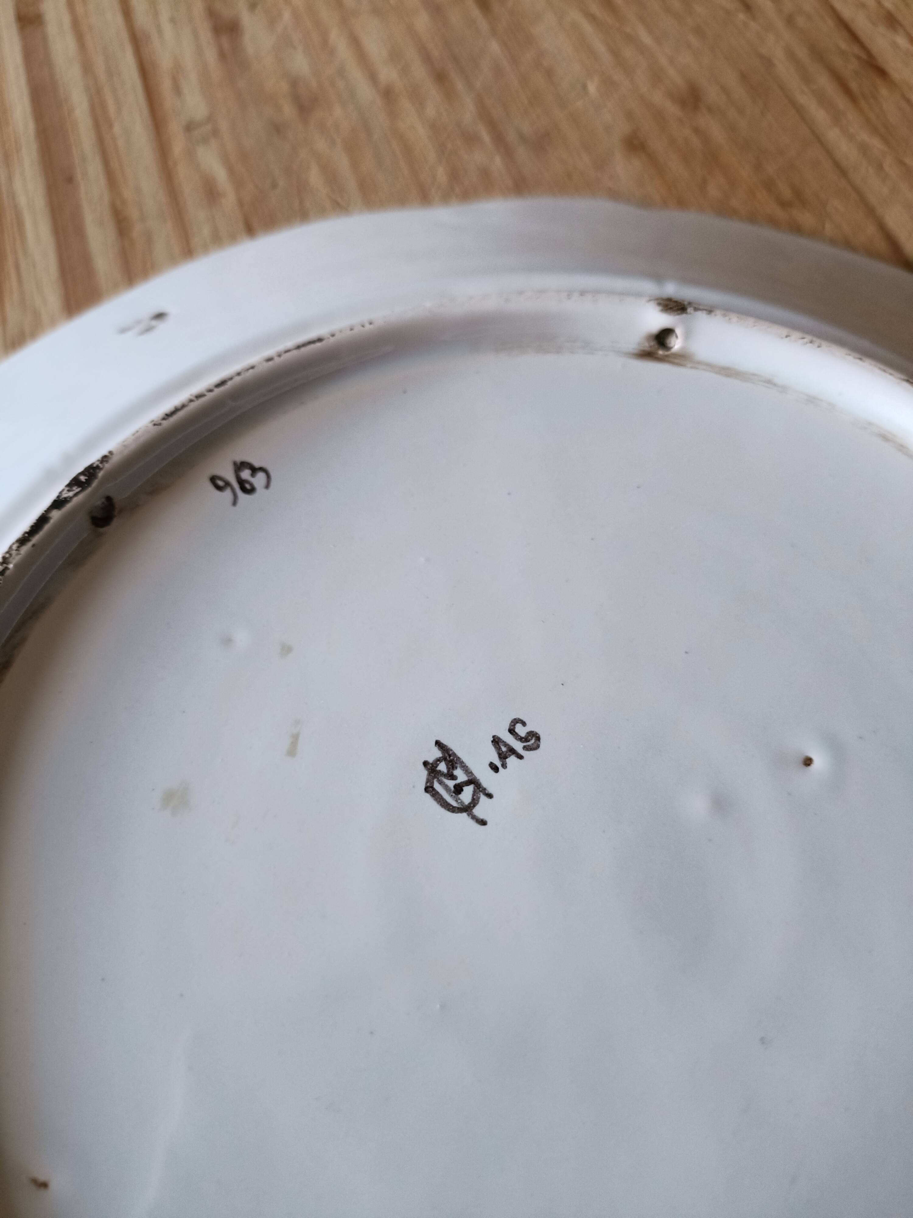 Assiette faïence Desvres signé Géo Martel