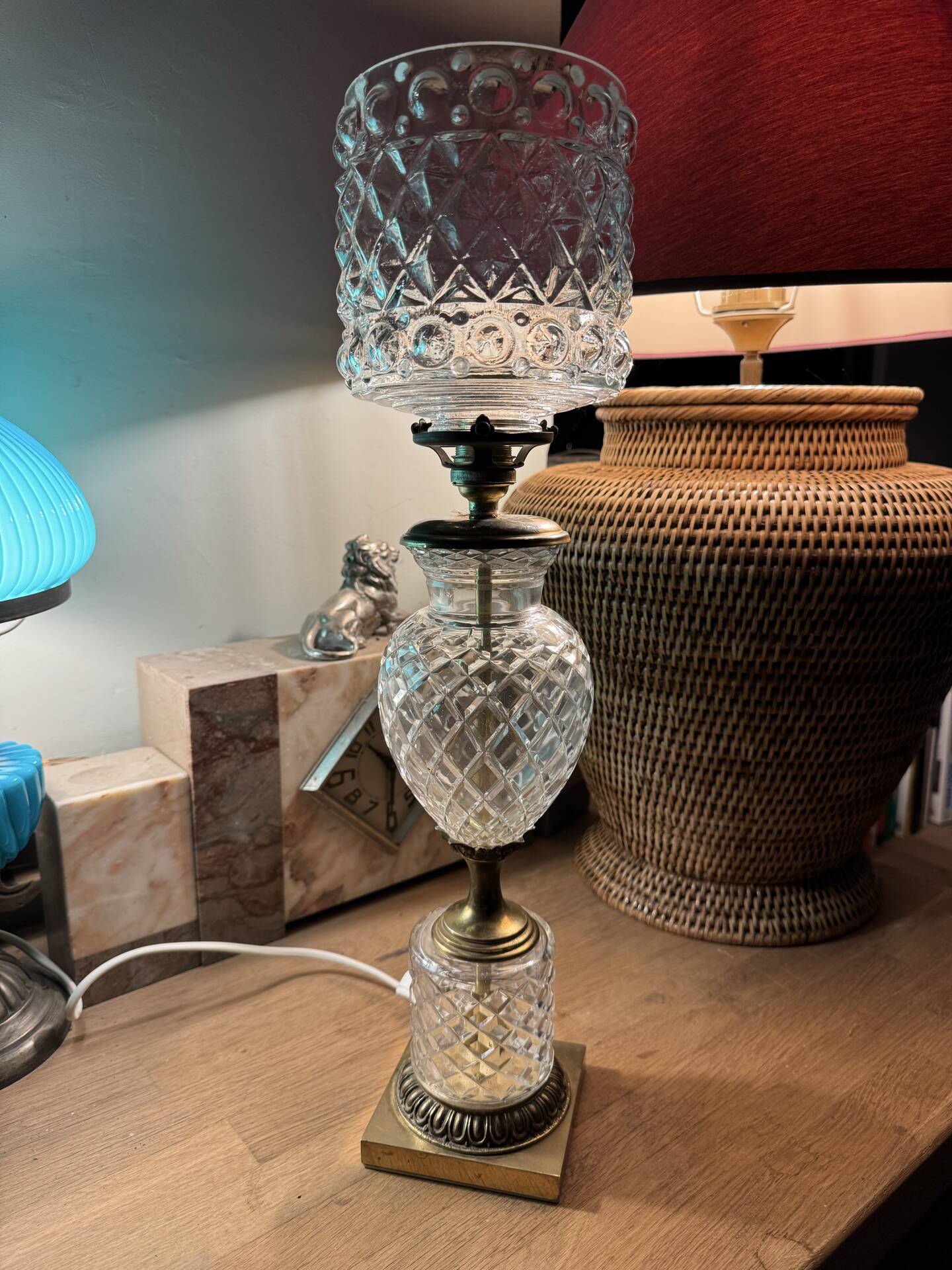 Vintage table lamp in brass and cut glass – Art Deco / Neo style