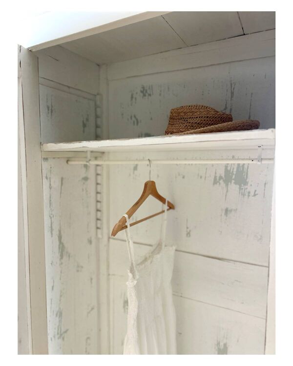 Armoire parisienne patinée